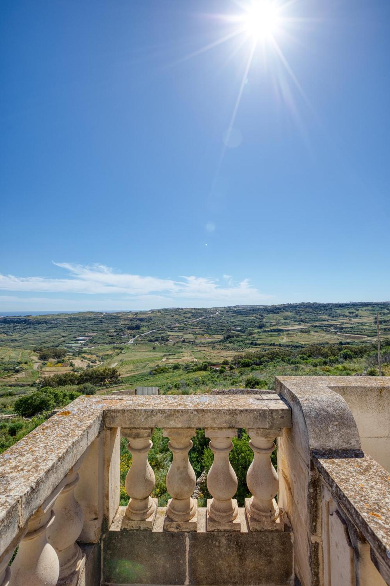Spacious, Bright, Valley & Sea View Maisonette Xagħra Екстериор снимка