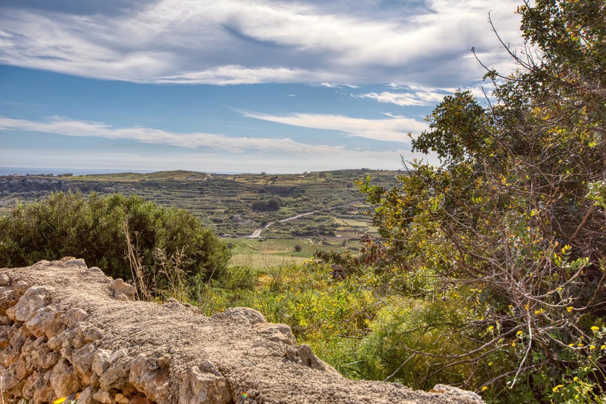 Spacious, Bright, Valley & Sea View Maisonette Xagħra Екстериор снимка