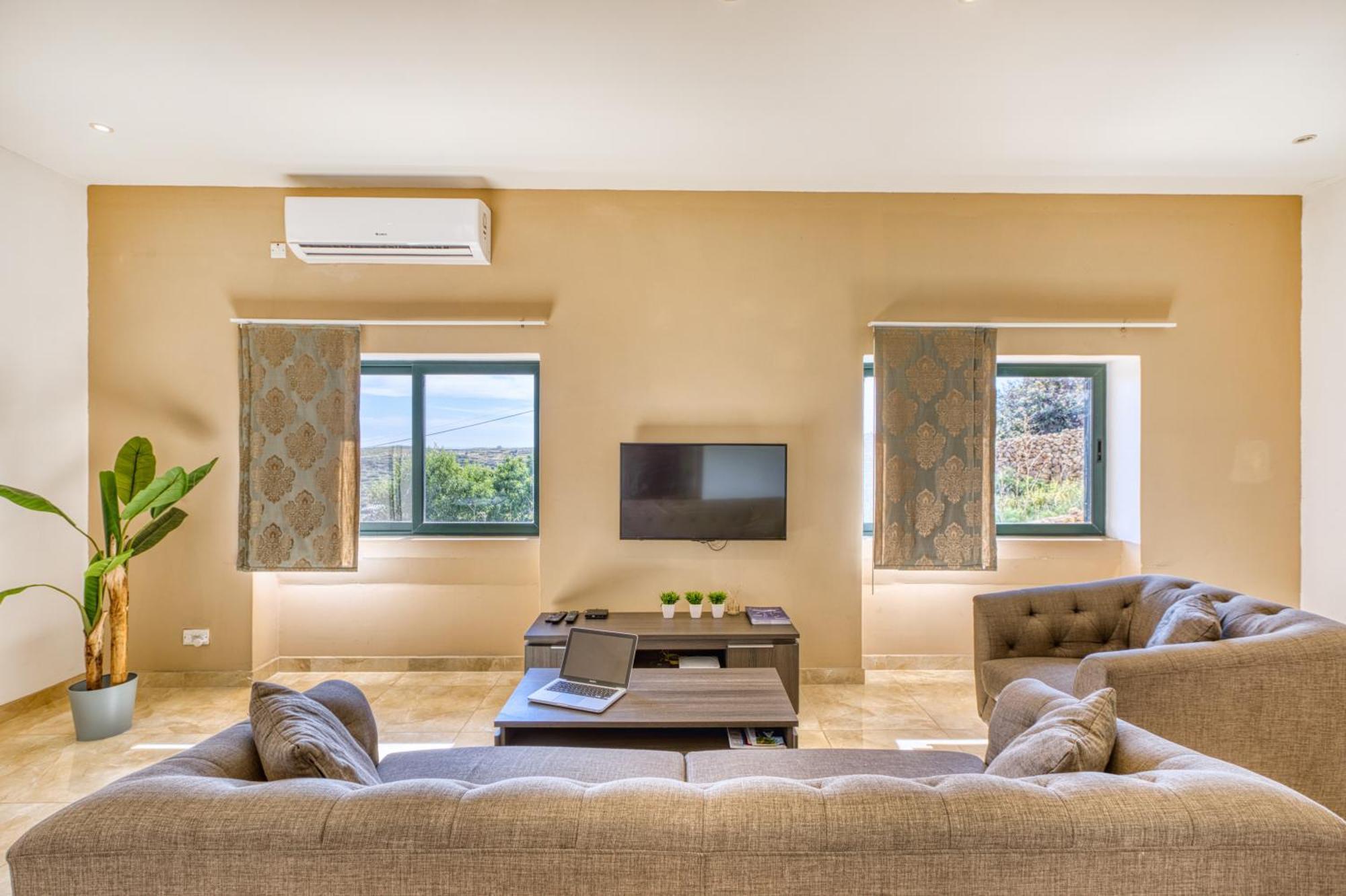 Spacious, Bright, Valley & Sea View Maisonette Xagħra Екстериор снимка