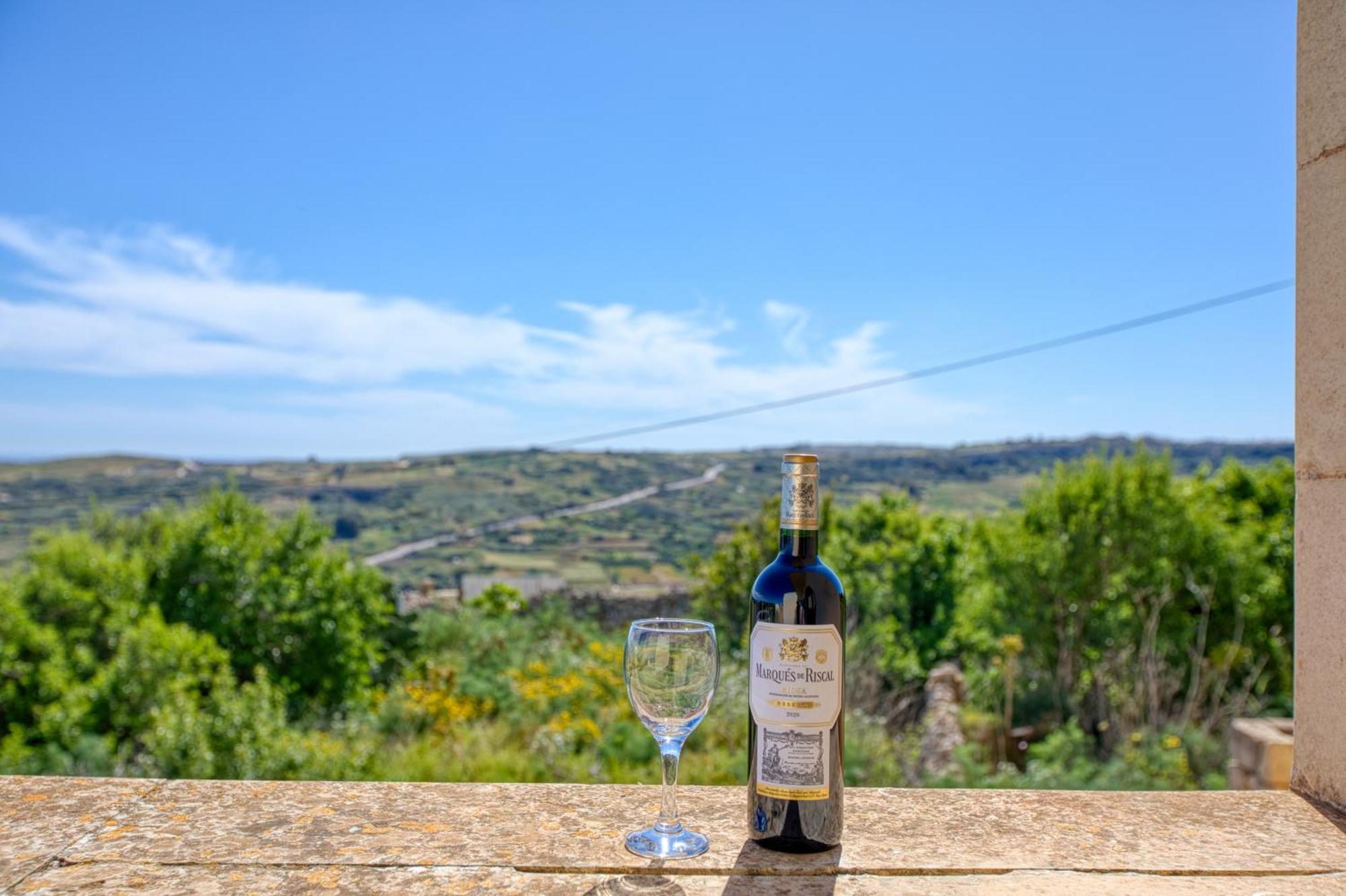 Spacious, Bright, Valley & Sea View Maisonette Xagħra Екстериор снимка